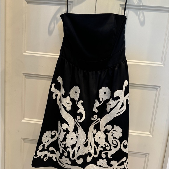 Strapless semi formal - Picture 2 of 7